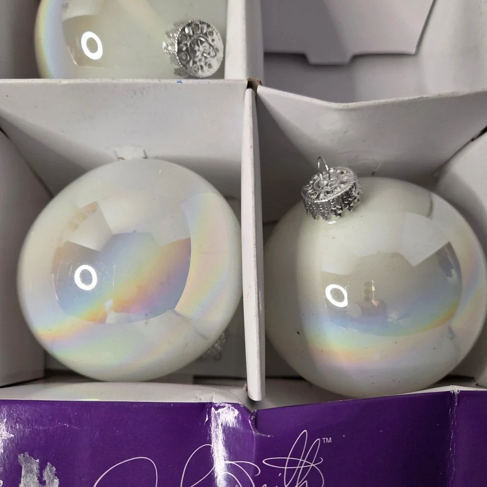 Jaclyn Smith Winter Wishes Glass Ornaments Set of 4‎ Iridescent White